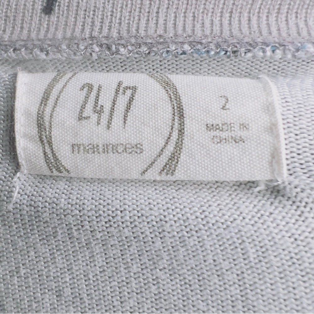 Maurices Long Sleeve Grey Floral Print Lightweight Shirt (Size 2X) - Picture 6 of 7